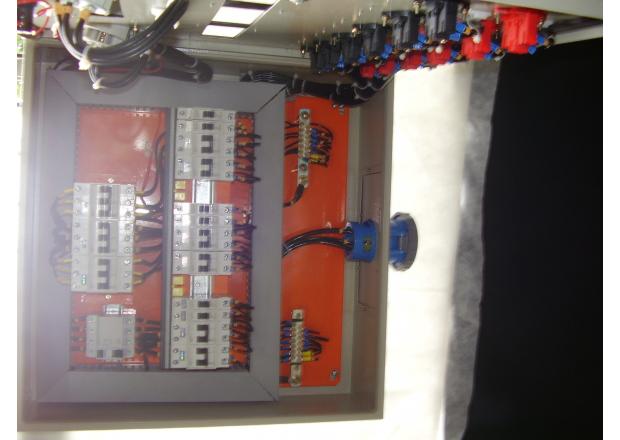 PAINEL  ELÉTRICO AUTO-SUSTENTÁVEL E SOBREPOR